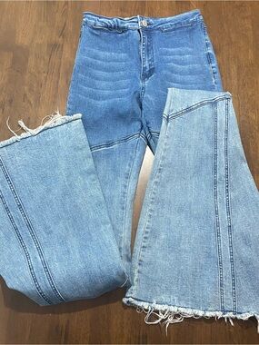 Saints & Hearts Extreme Flare Bell Bottom Jeans Womens Blue Raw Hem High Rise